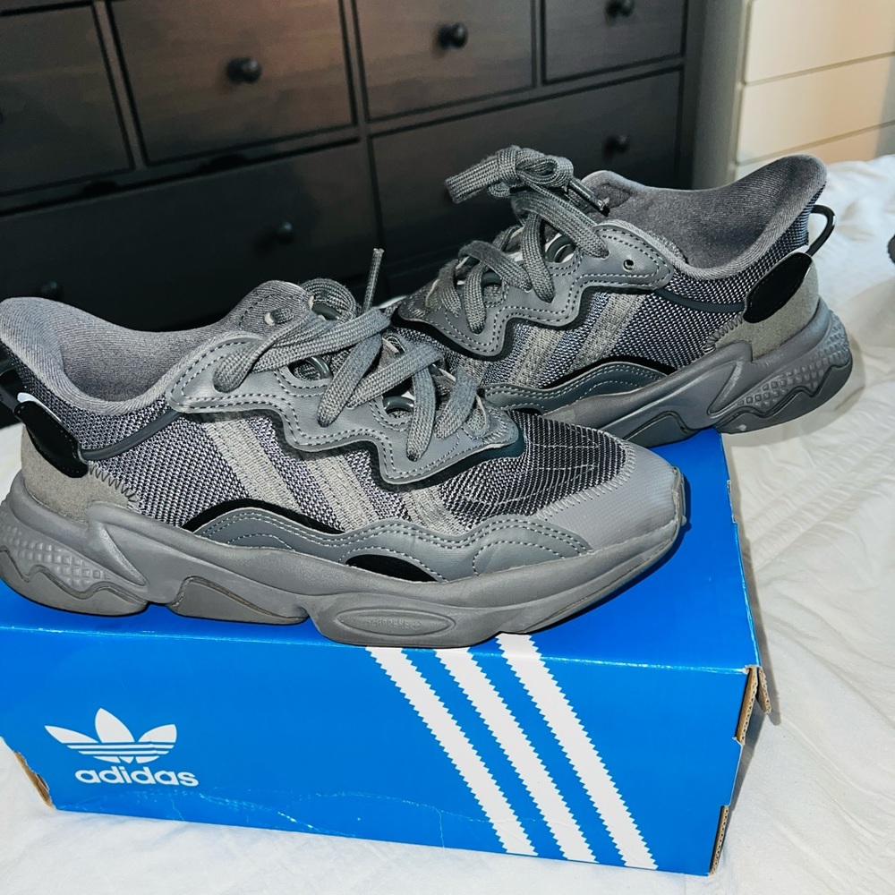 Adidas OZWEEGO